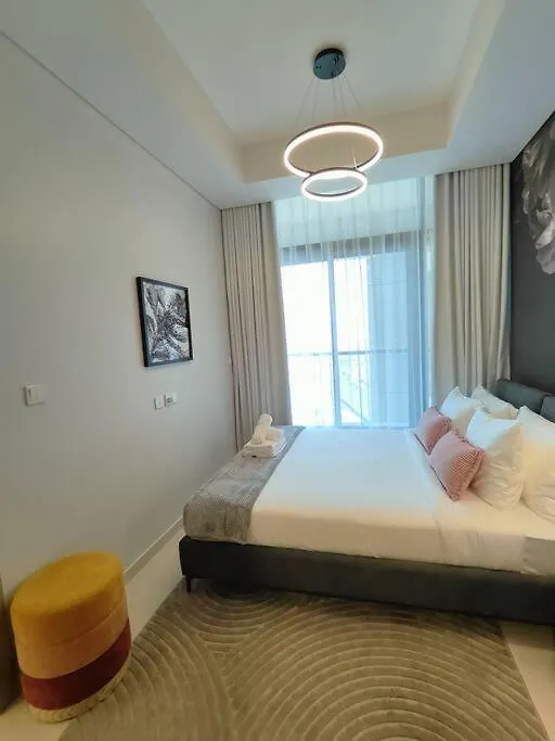 Upgraded Downtown Dubai 2 Bd Apartment