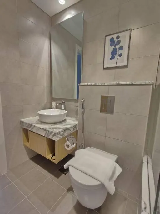 Upgraded Downtown Dubai 2 Bd Apartment 0*,