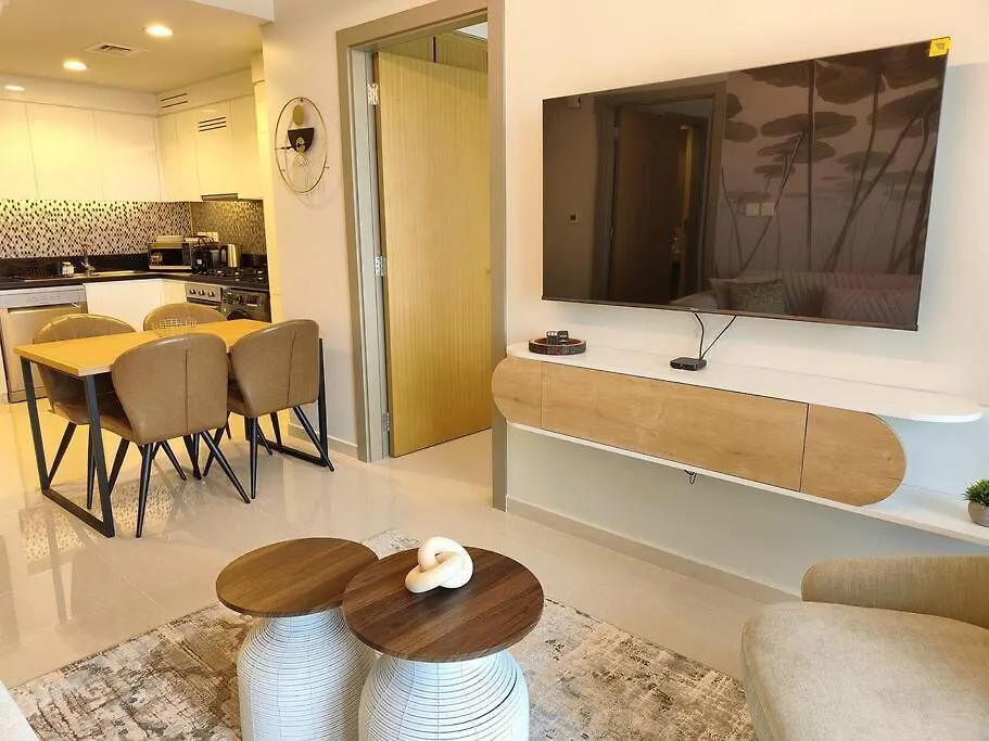 Upgraded Downtown Dubai 2 Bd Apartment 0*,  United Arab Emirates