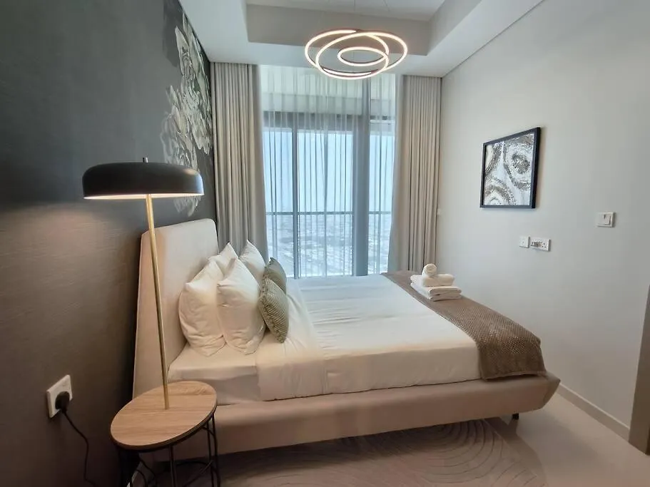 Upgraded Downtown Dubai 2 Bd Apartment