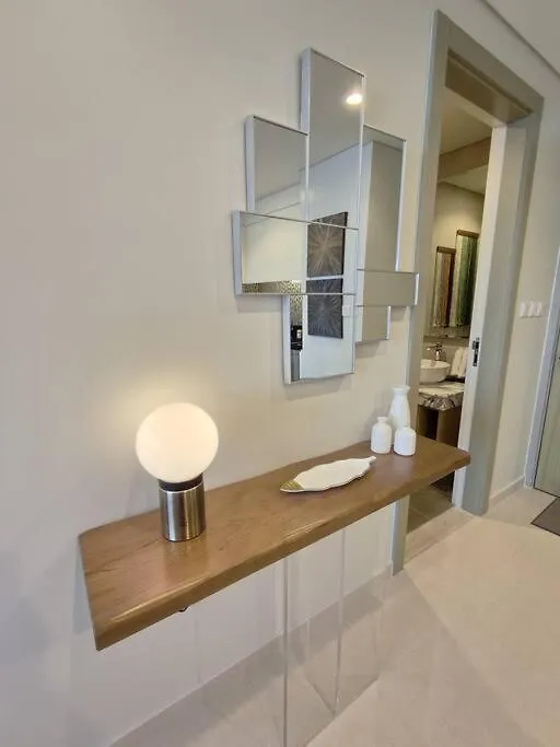 Upgraded Downtown Dubai 2 Bd Apartment