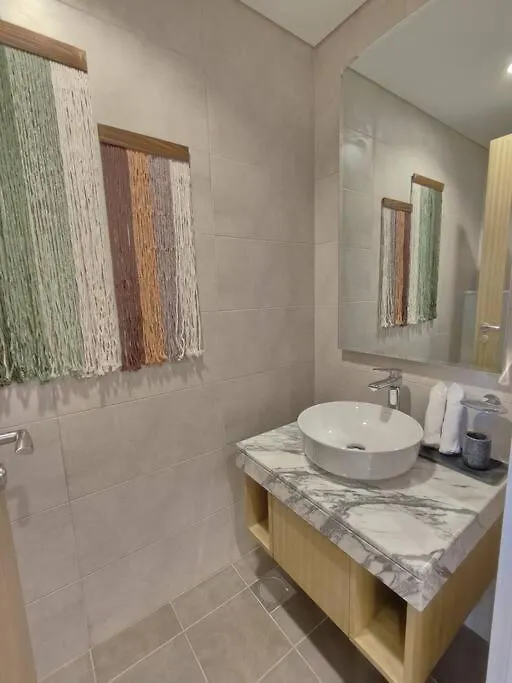 Upgraded Downtown Dubai 2 Bd Apartment