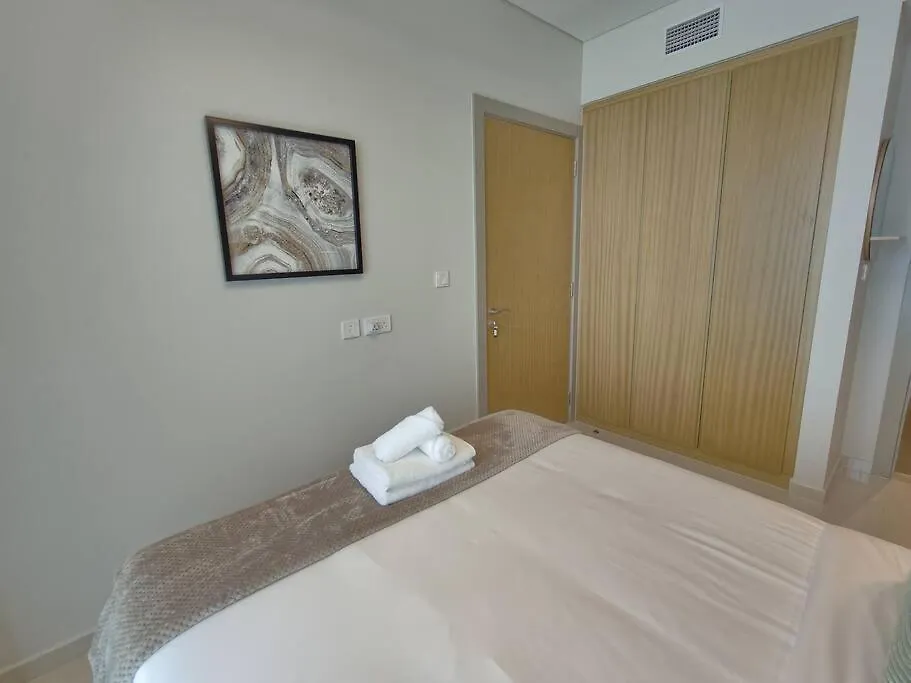 Upgraded Downtown Dubai 2 Bd Apartment